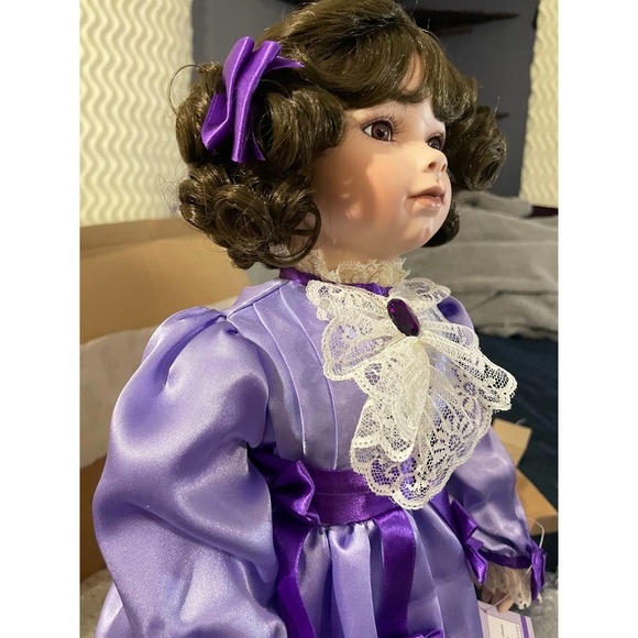 "Limited Edition Delight: Own 'Rosalind' - Picture 4 of 10